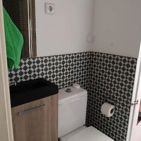 Vintage Downtown With Patio Apartment Porto