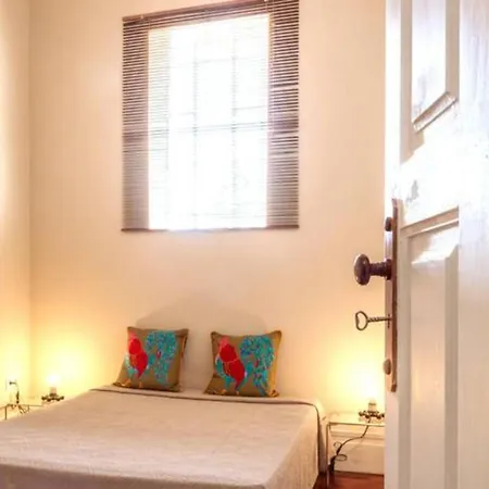 Vintage Downtown With Patio Apartment