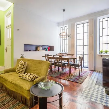 Vintage Downtown With Patio *